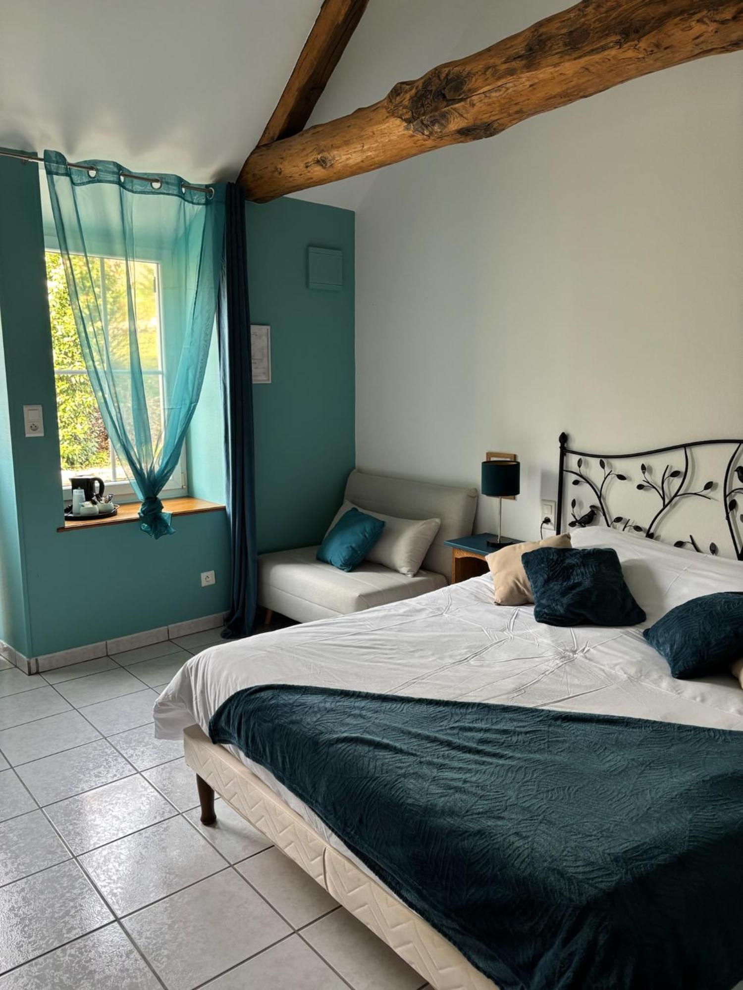 Bed and Breakfast Le Goluret à Couvignon Extérieur photo